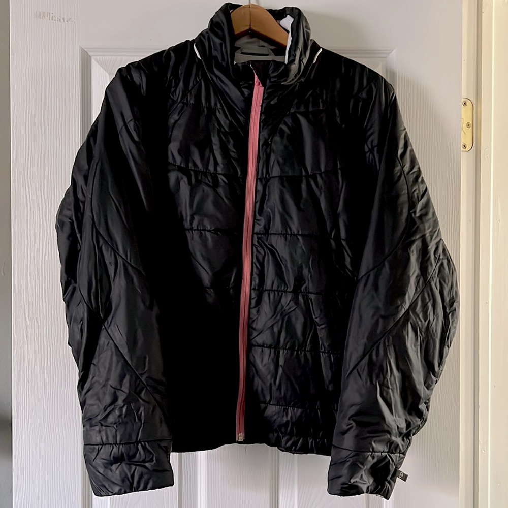 Columbia Women’s insulated tech jacket Medium Titanium black and pink